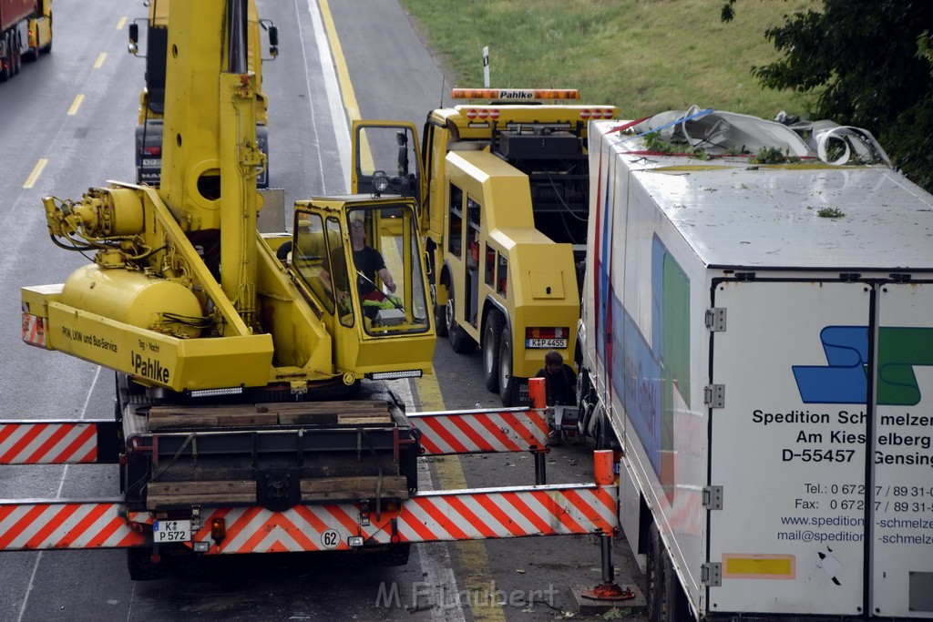 Schwerer VU A 3 Rich Oberhausen Hoehe AK Leverkusen P877.JPG - Miklos Laubert